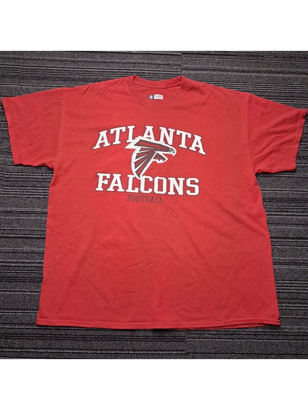 Atlanta Falcons NFL Team Apparel Mens XL Red Football Logo Graphic T Shirt